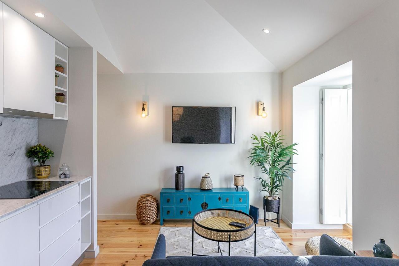 Lovelystay - Downtown Studio With Pool, Ac And Balcony Porto Exteriér fotografie