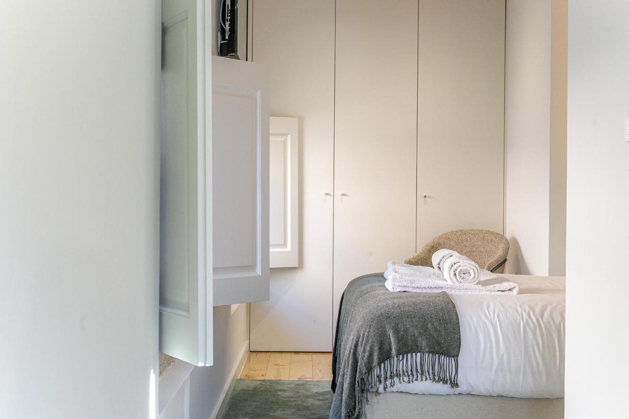 Lovelystay - Downtown Studio With Pool, Ac And Balcony Porto Exteriér fotografie