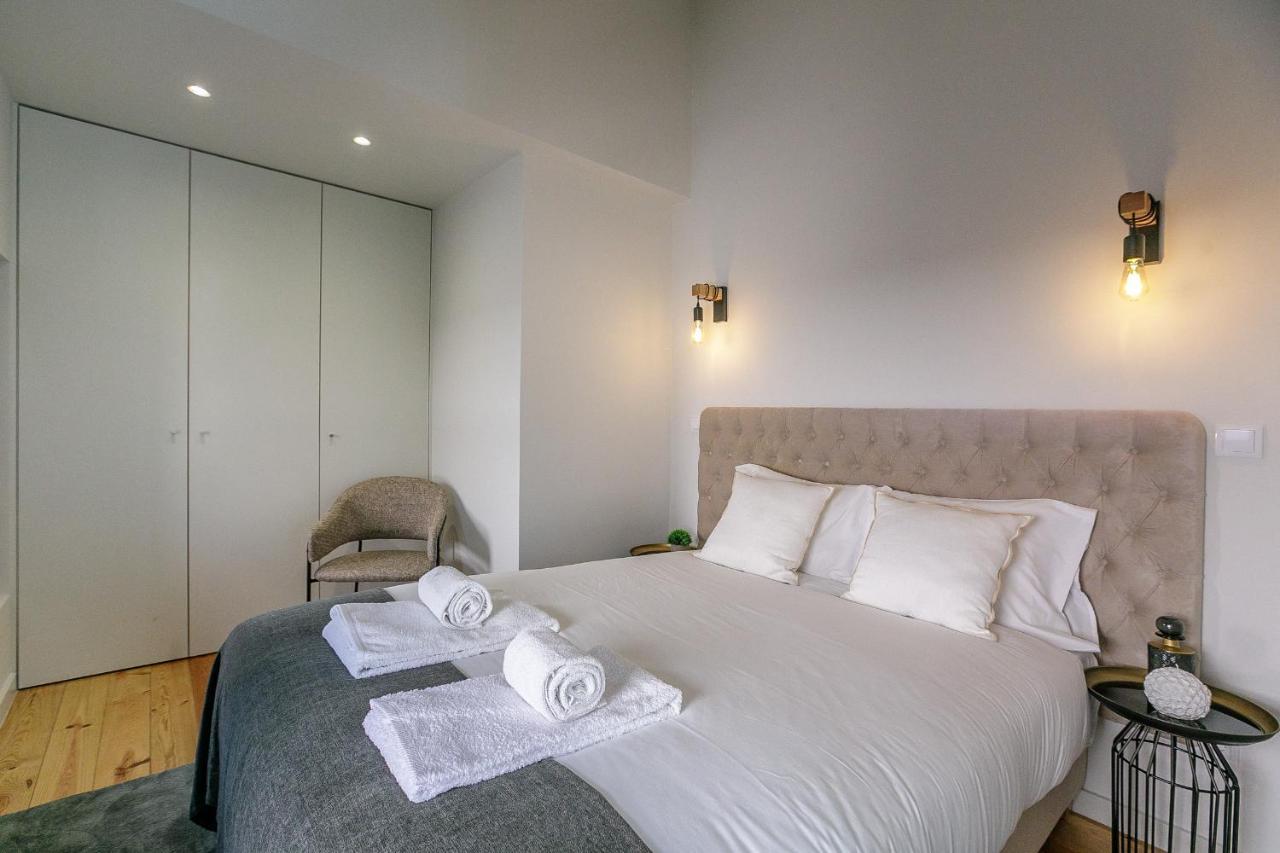 Lovelystay - Downtown Studio With Pool, Ac And Balcony Porto Exteriér fotografie