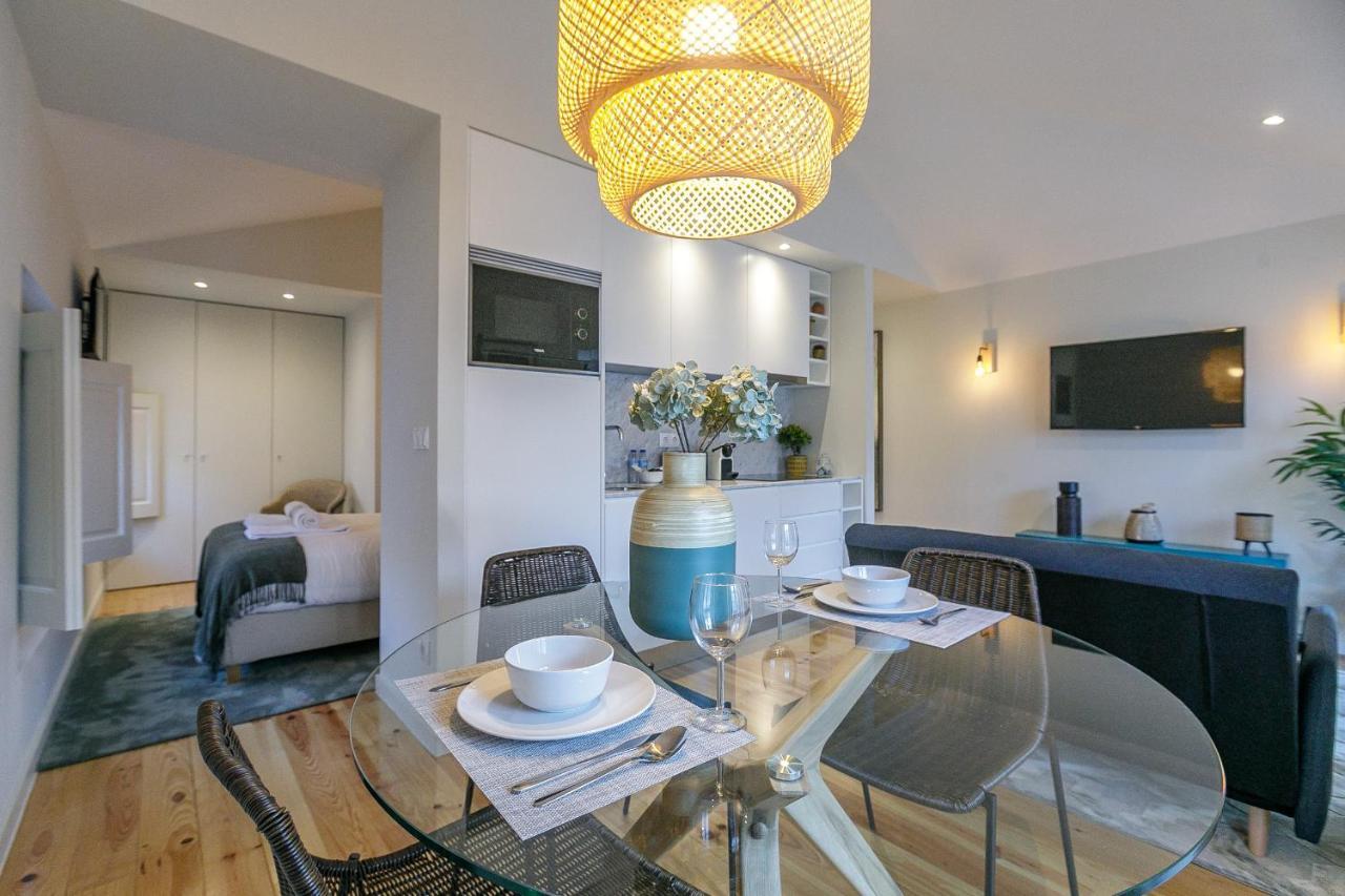 Lovelystay - Downtown Studio With Pool, Ac And Balcony Porto Exteriér fotografie