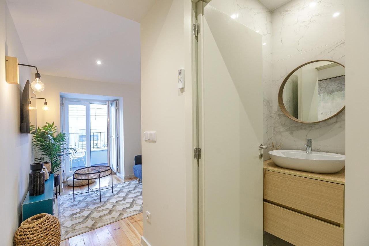 Lovelystay - Downtown Studio With Pool, Ac And Balcony Porto Exteriér fotografie